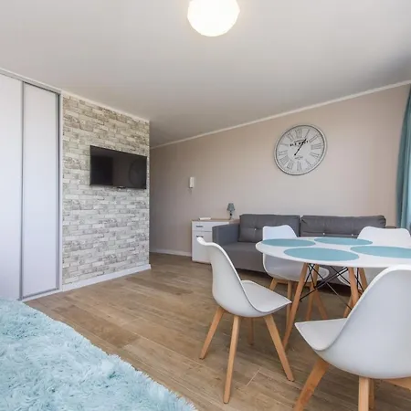 Avis - Skwer Kosciuszki 34a * غدينيا